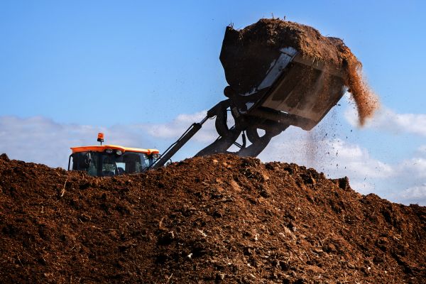 Dirt Spreading in Camarillo